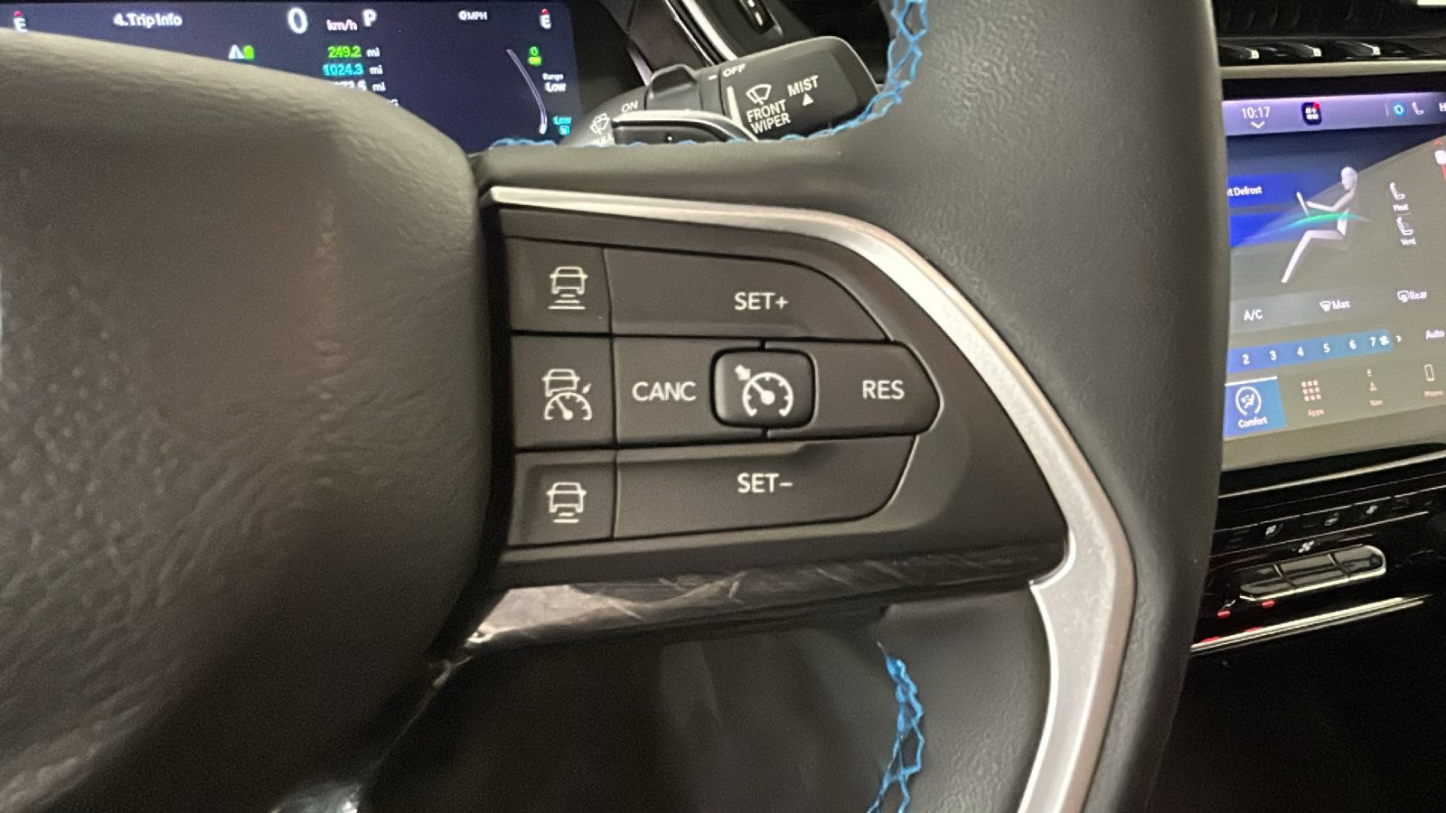 Used 2023 Jeep Grand Cherokee Trailhawk w/ Luxury Tech Group III AWD/4WD image 21