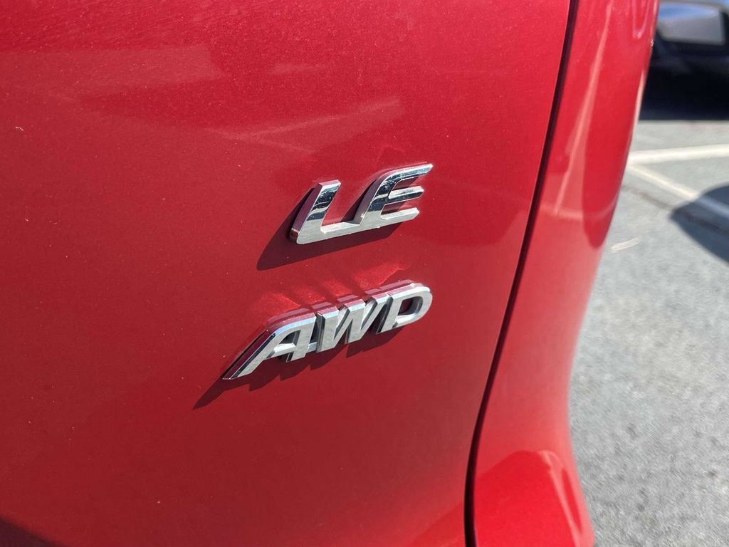 Used 2022 Toyota Corolla Cross LE AWD/4WD image 10