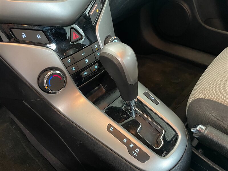 Used 2014 Chevrolet Cruze LS FWD image 12