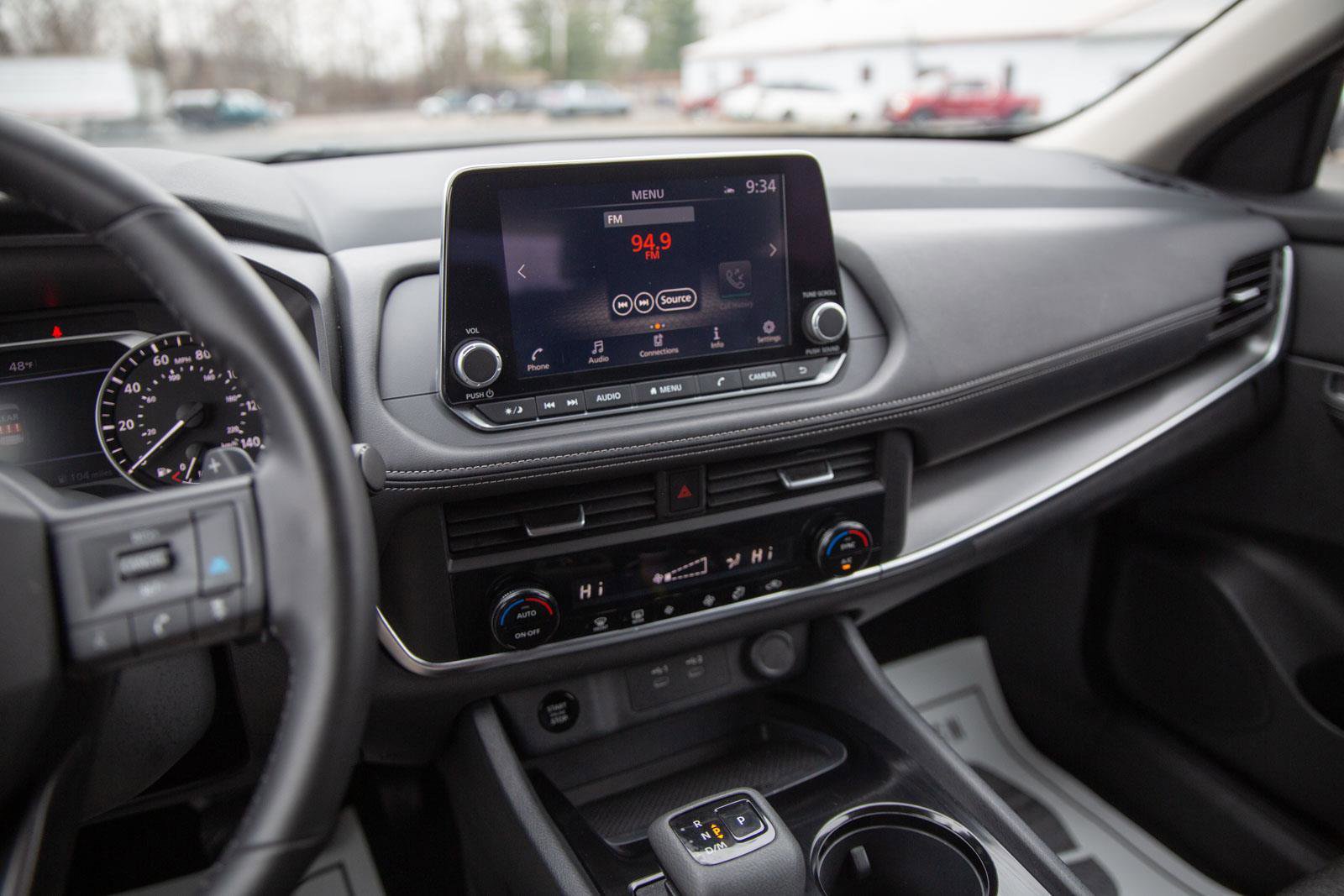 Used 2025 Nissan Rogue SV image 13