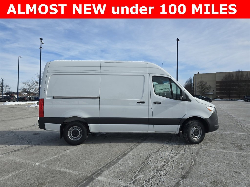 Used 2025 Mercedes-Benz Sprinter 2500 image 14