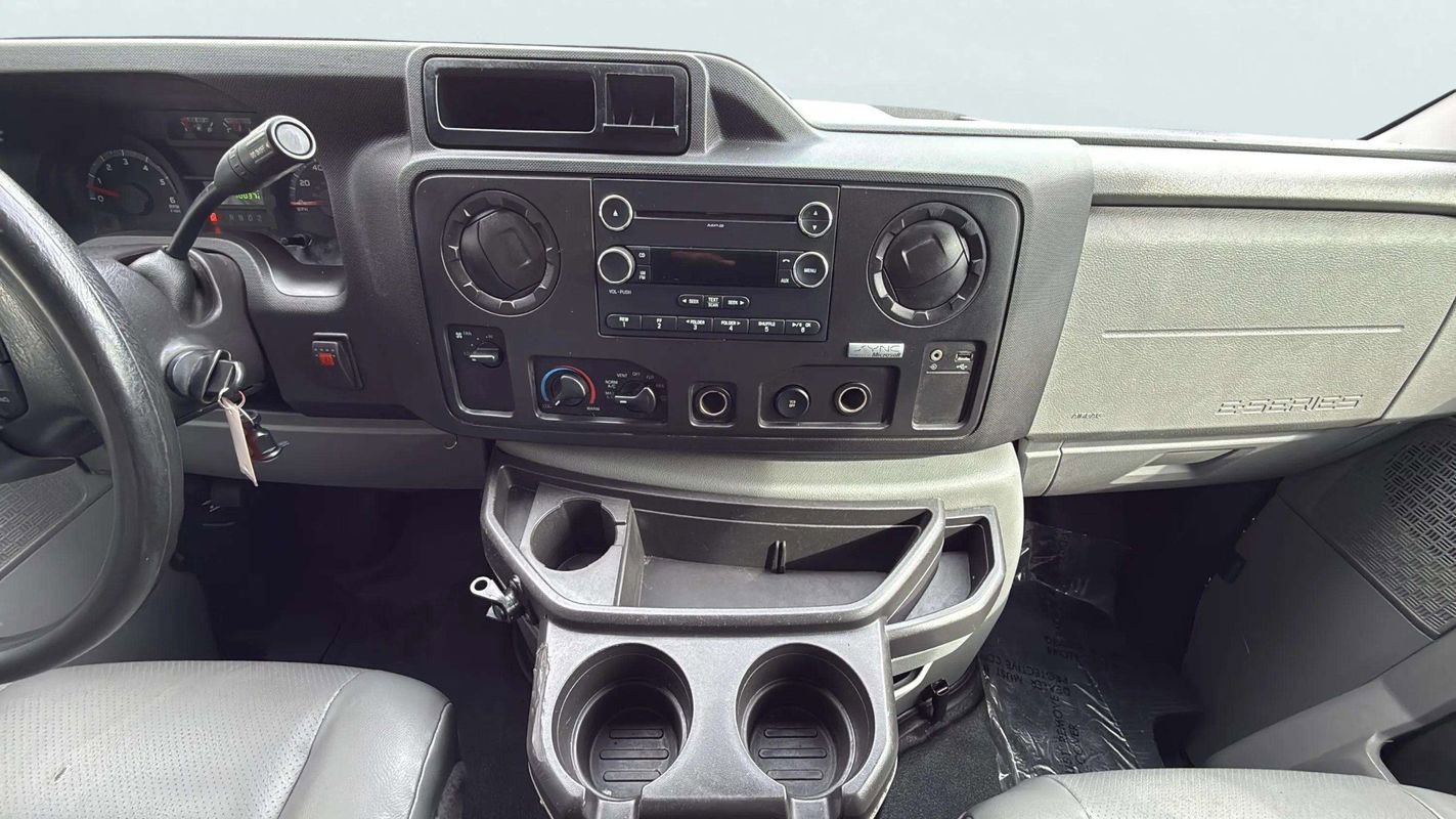 Used 2014 Ford E-150 and Econoline 150 w/ Power Group image 10