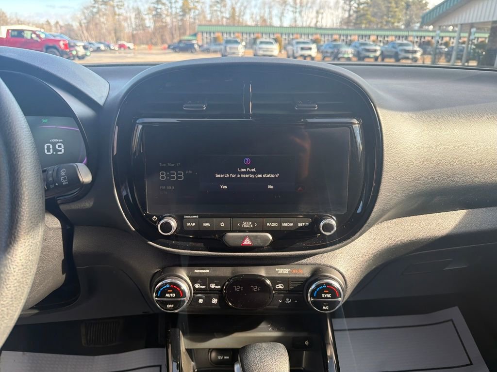 Used 2025 Kia Soul S image 23