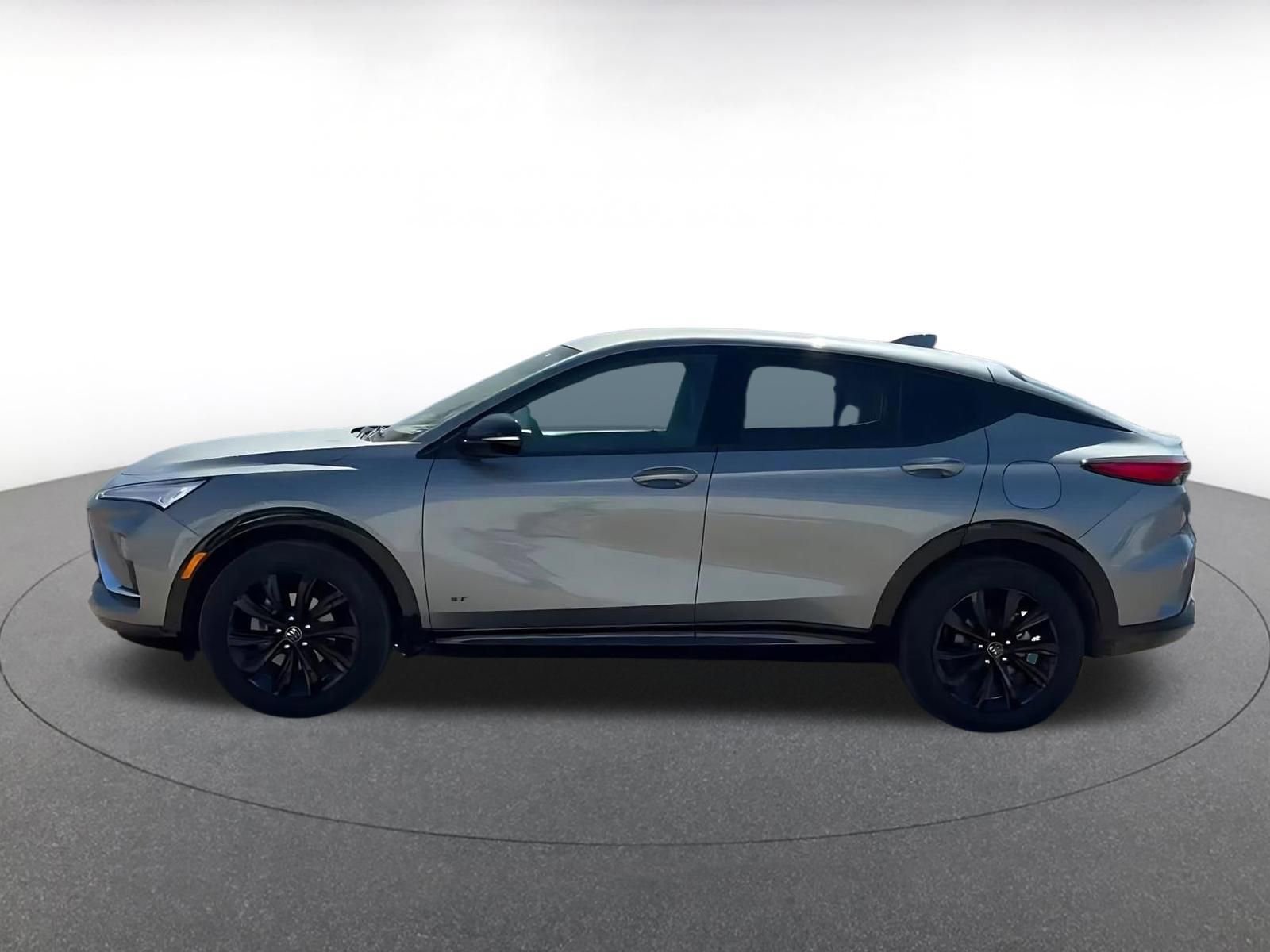 Used 2025 Buick Envista Sport Touring image 8