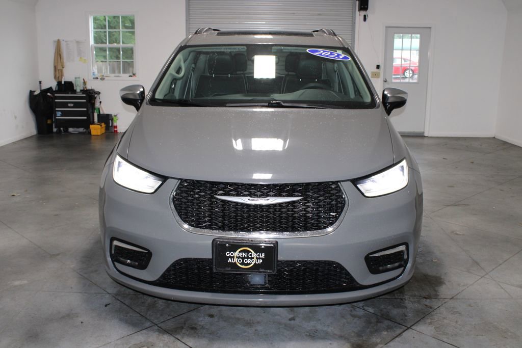 Used 2023 Chrysler Pacifica Limited FWD image 56