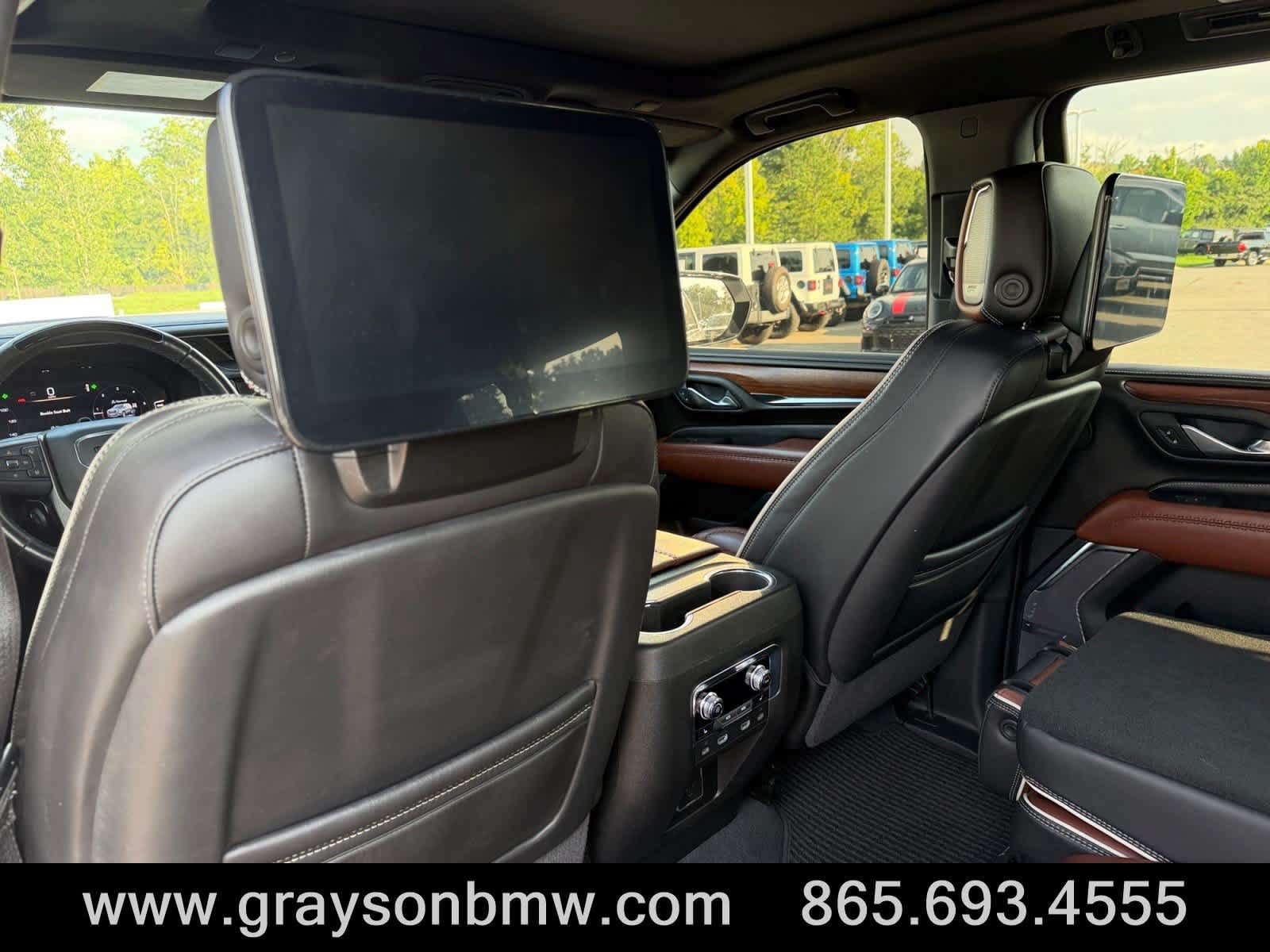 Used 2024 GMC Yukon XL Denali Ultimate AWD/4WD image 19
