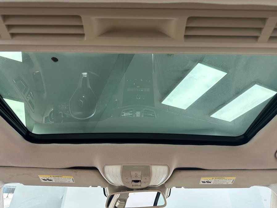 Used 2014 Mercedes-Benz E 350 4MATIC Sedan image 46