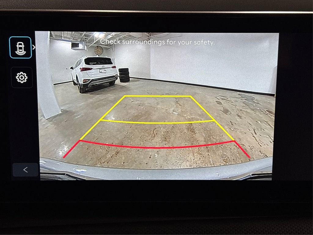 Used 2025 Hyundai Tucson SE image 32