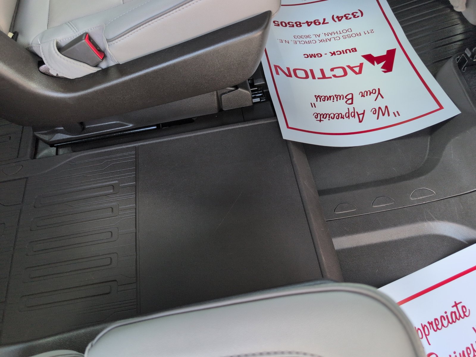 Used 2023 GMC Yukon XL SLT w/ SLT Luxury Package image 14