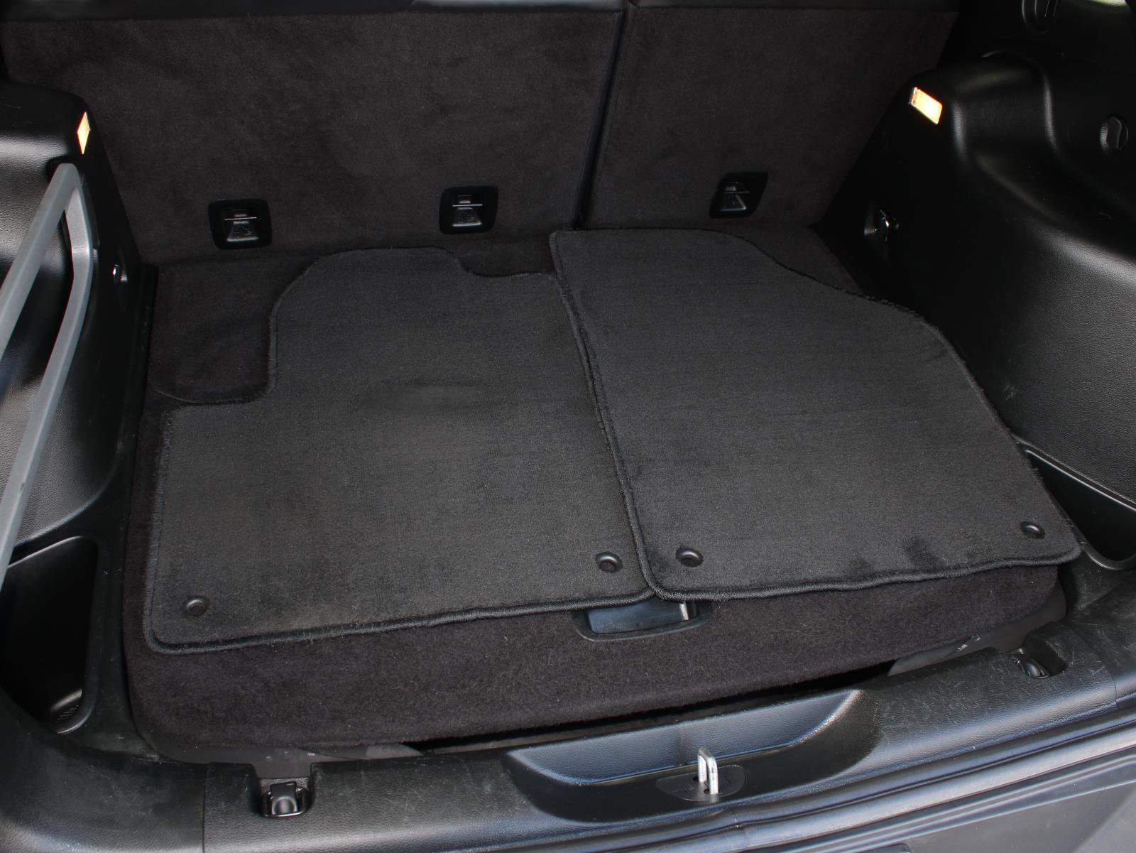 Used 2018 Jeep Cherokee Limited image 7