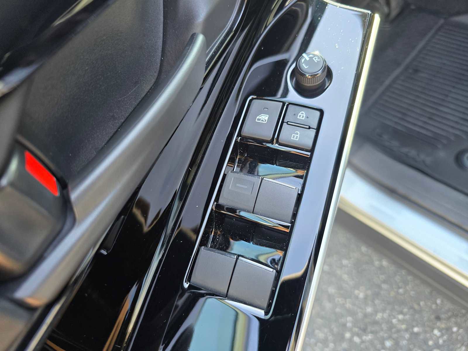 Used 2023 Toyota bZ4X XLE w/ Weather Package image 22