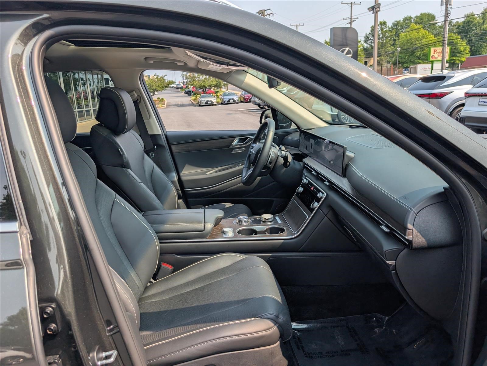 Used 2025 Genesis GV80 2.5T Prestige AWD/4WD image 10