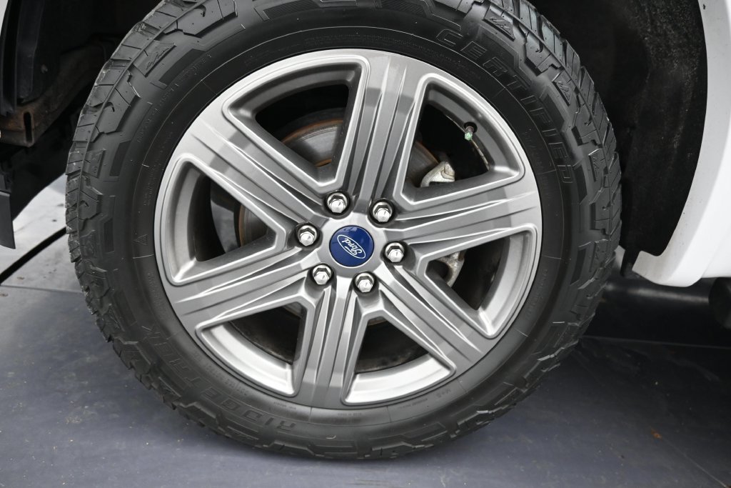 Used 2020 Ford F150 Lariat w/ Equipment Group 502A Luxury AWD/4WD image 33