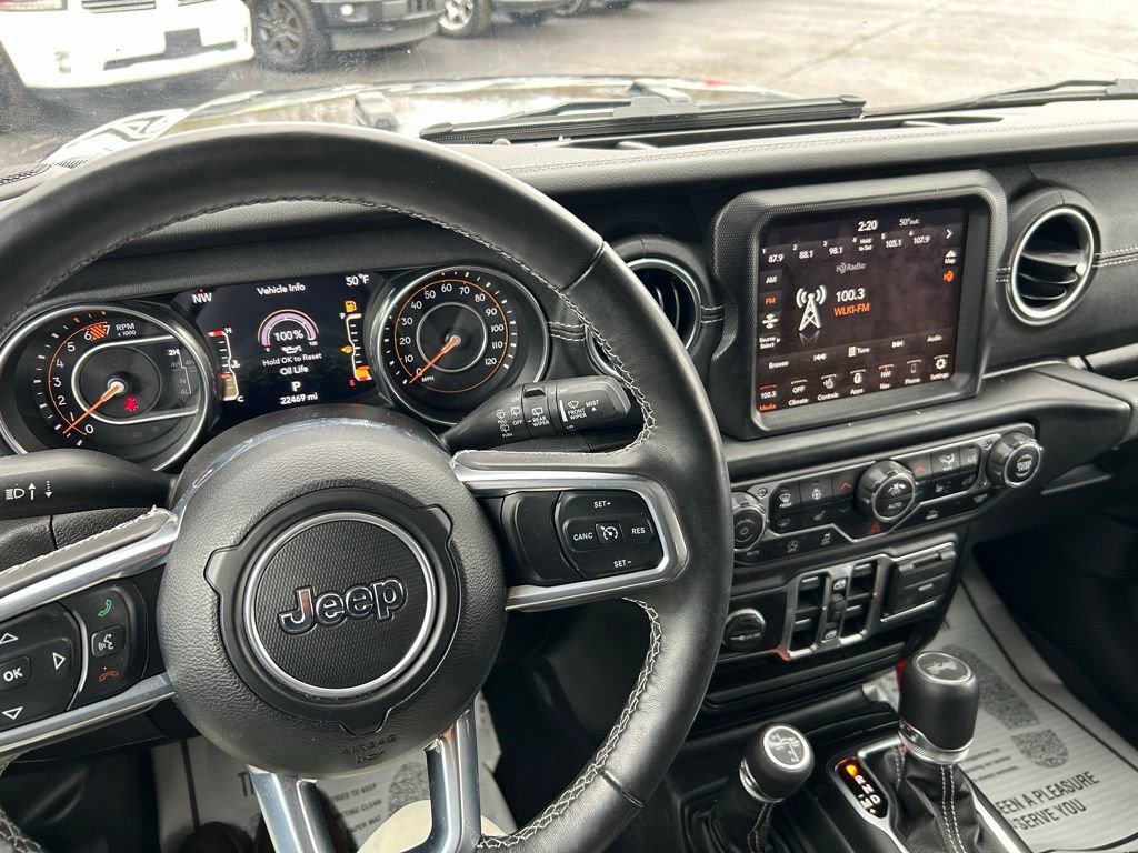Used 2023 Jeep Wrangler Unlimited Sahara w/ Dual Top Group AWD/4WD image 18