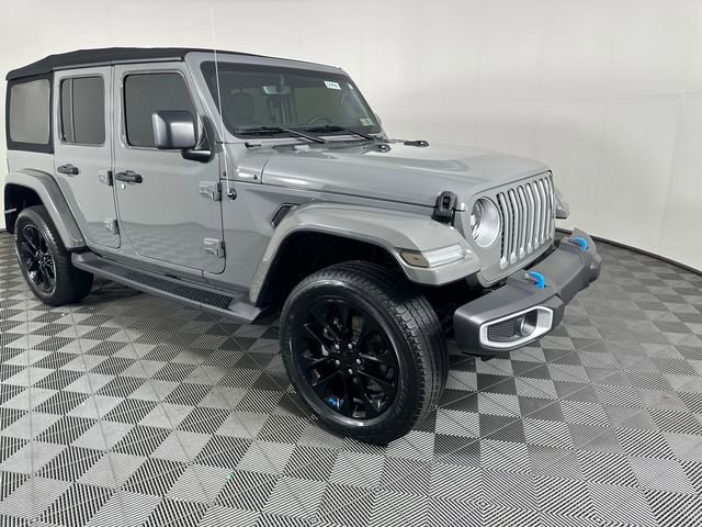 Used 2023 Jeep Wrangler Unlimited Sahara w/ Cold Weather Group AWD/4WD image 11