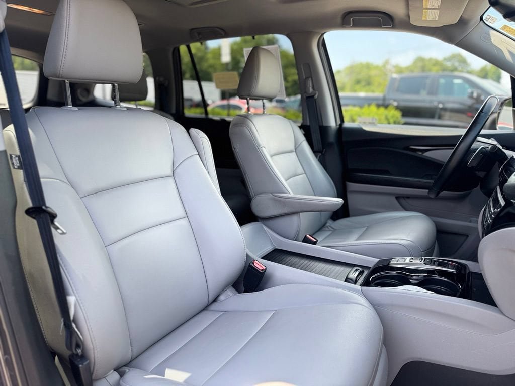 Used 2018 Honda Pilot Touring image 12