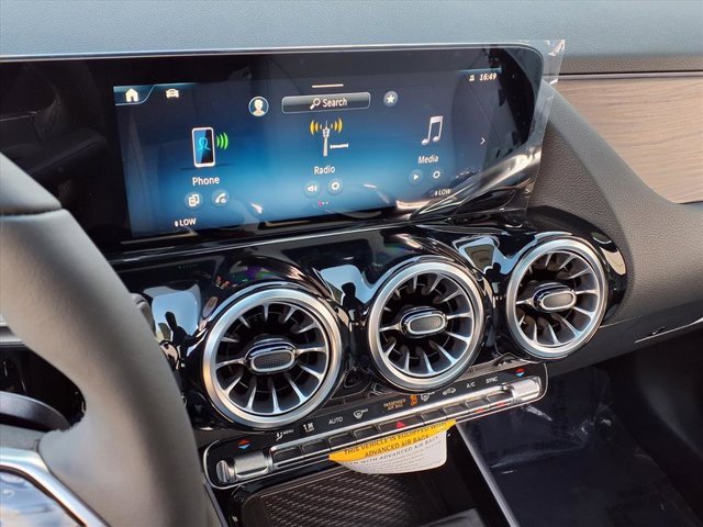 New 2026 Mercedes-Benz GLA 250 image 5