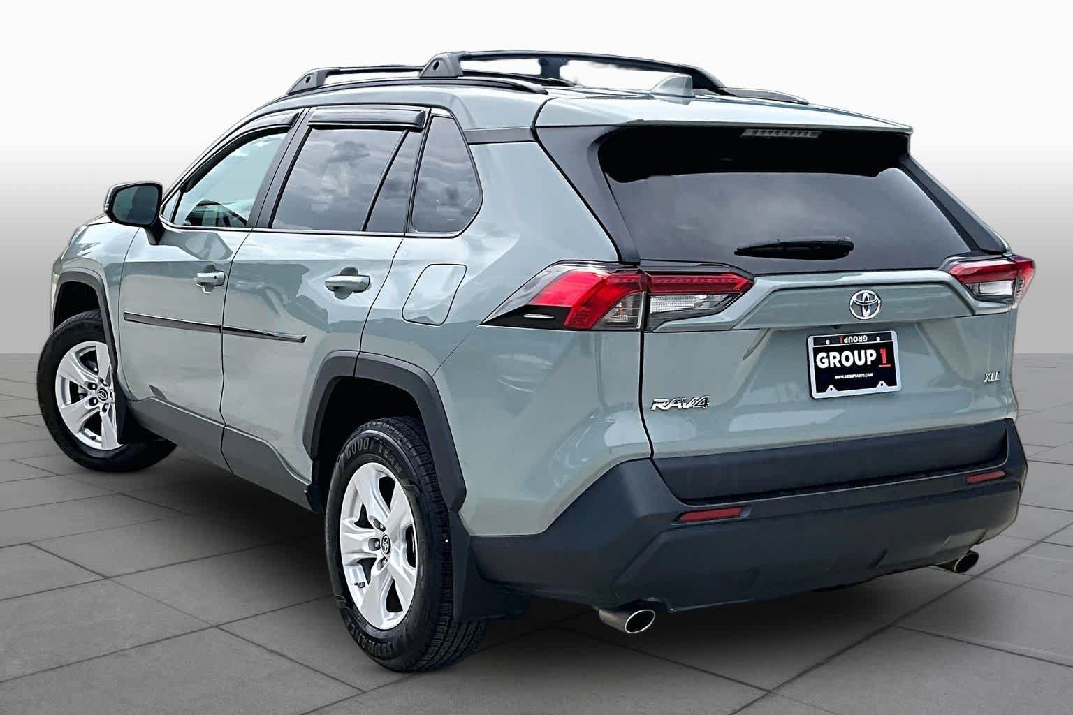 Used 2019 Toyota RAV4 XLE FWD image 12