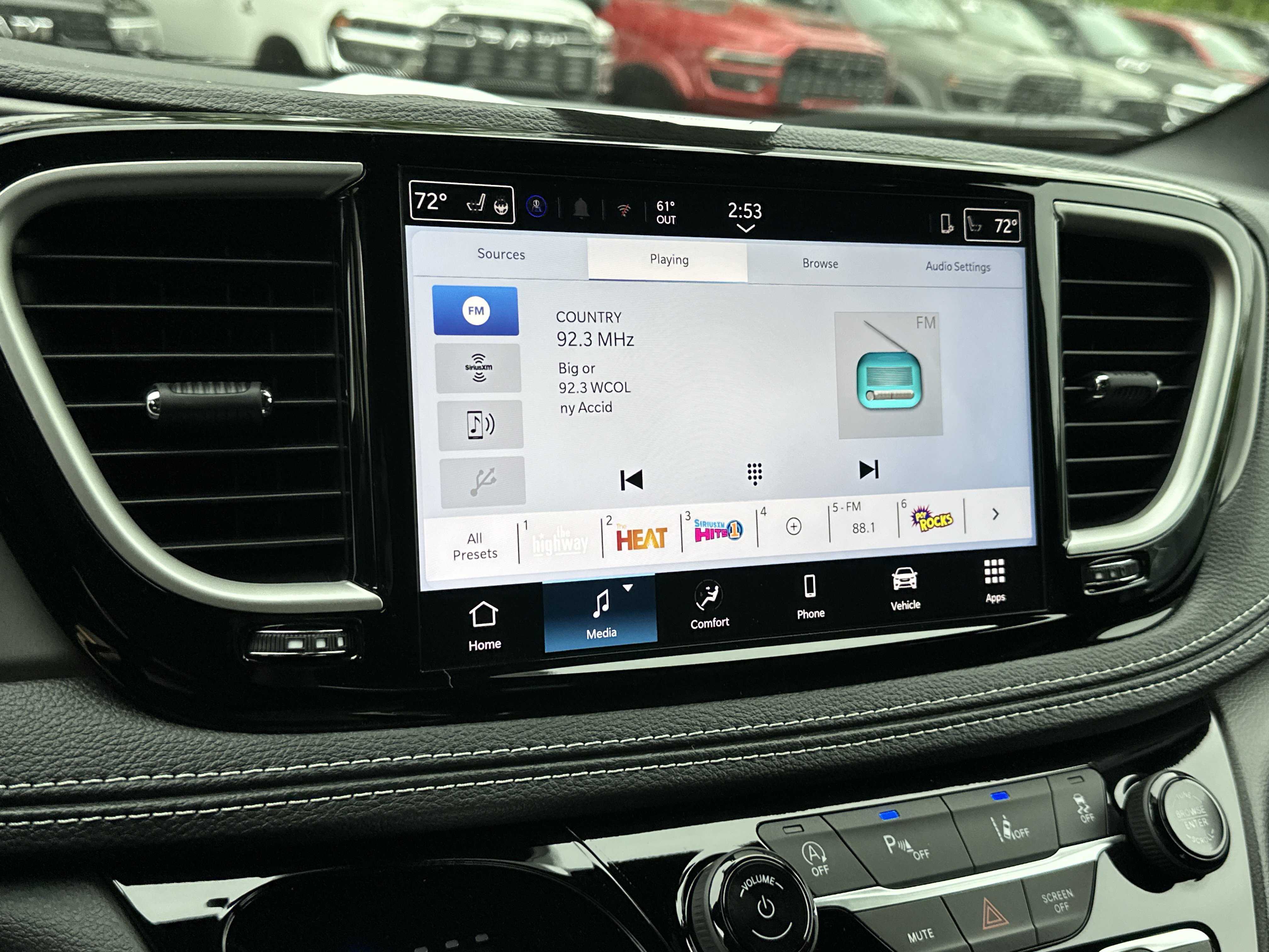 New 2027 Chrysler Pacifica Select FWD image 6