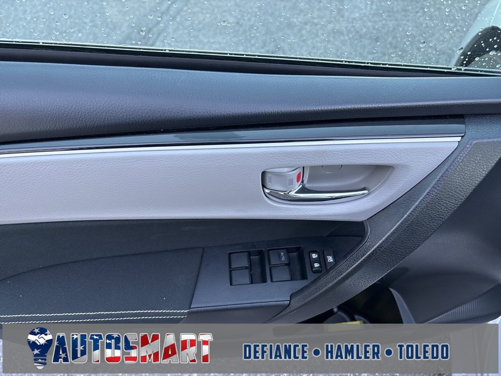 Used 2018 Toyota Corolla LE image 14