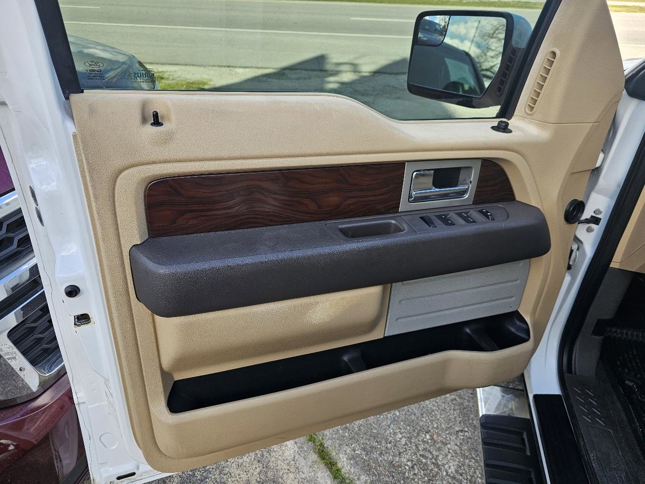 Used 2012 Ford F150 Lariat image 15