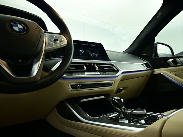 Used 2021 BMW X7 xDrive40i w/ Premium Package image 59