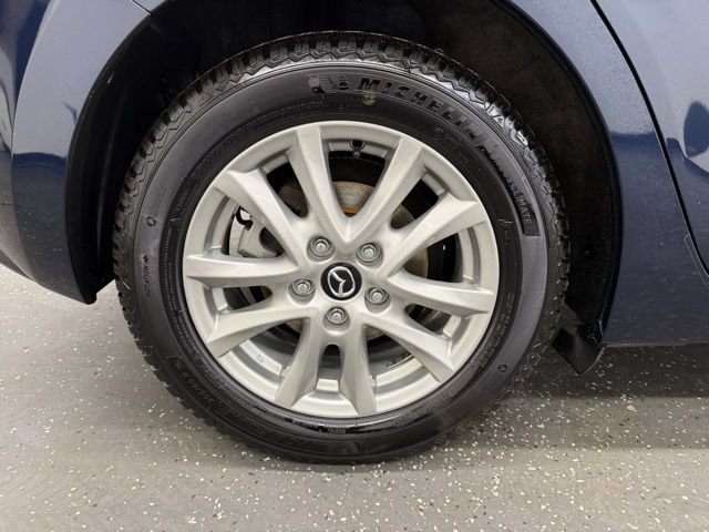Used 2015 MAZDA MAZDA3 i Touring w/ Technology Package FWD image 21