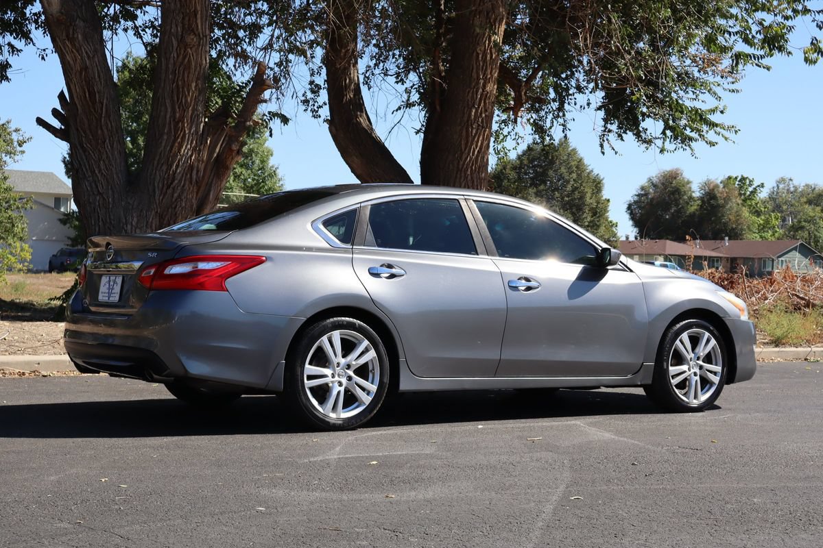 Used 2016 Nissan Altima 2.5 SR FWD image 5