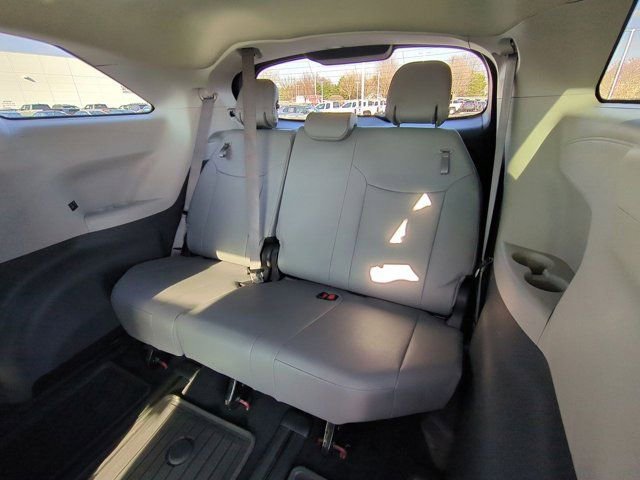 Certified 2024 Toyota Sienna XLE image 16