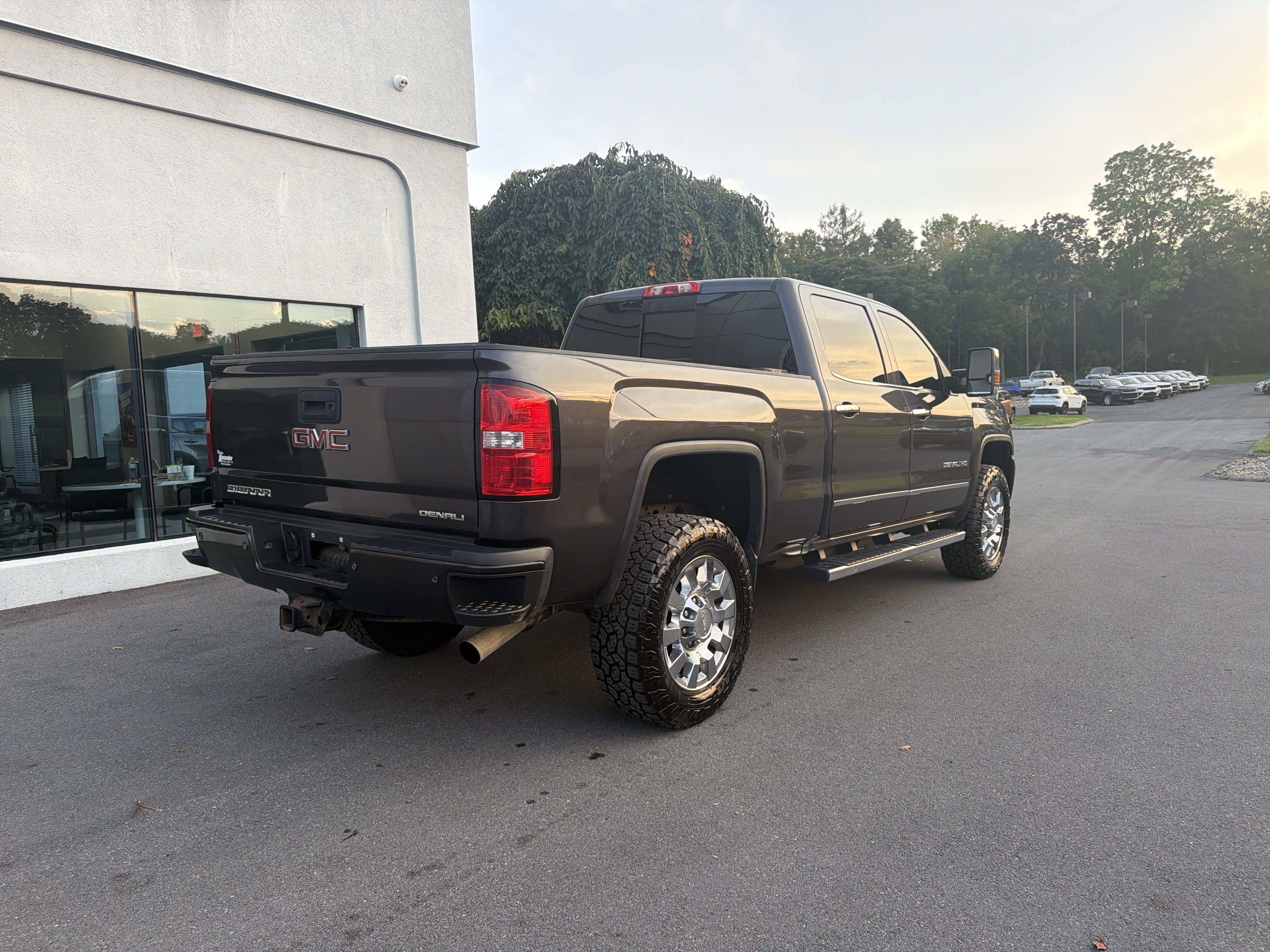 Used 2016 GMC Sierra 2500 Denali w/ Driver Alert Package AWD/4WD image 3