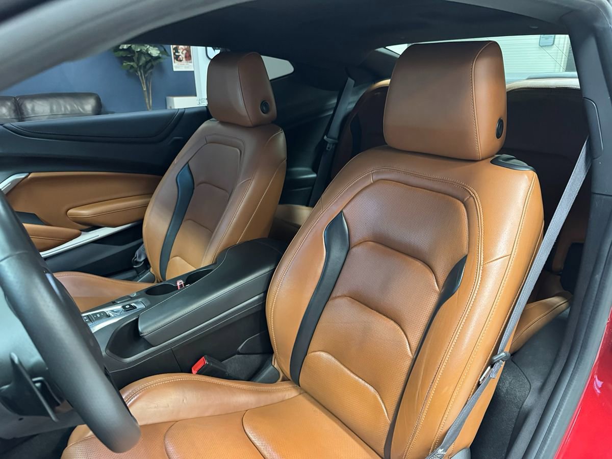 Used 2016 Chevrolet Camaro LT RWD image 17