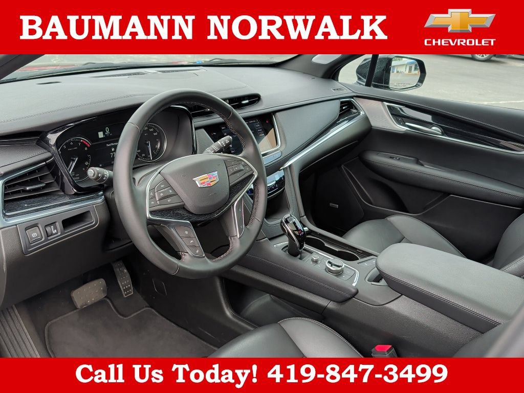 Used 2025 Cadillac XT5 Premium Luxury AWD/4WD image 23