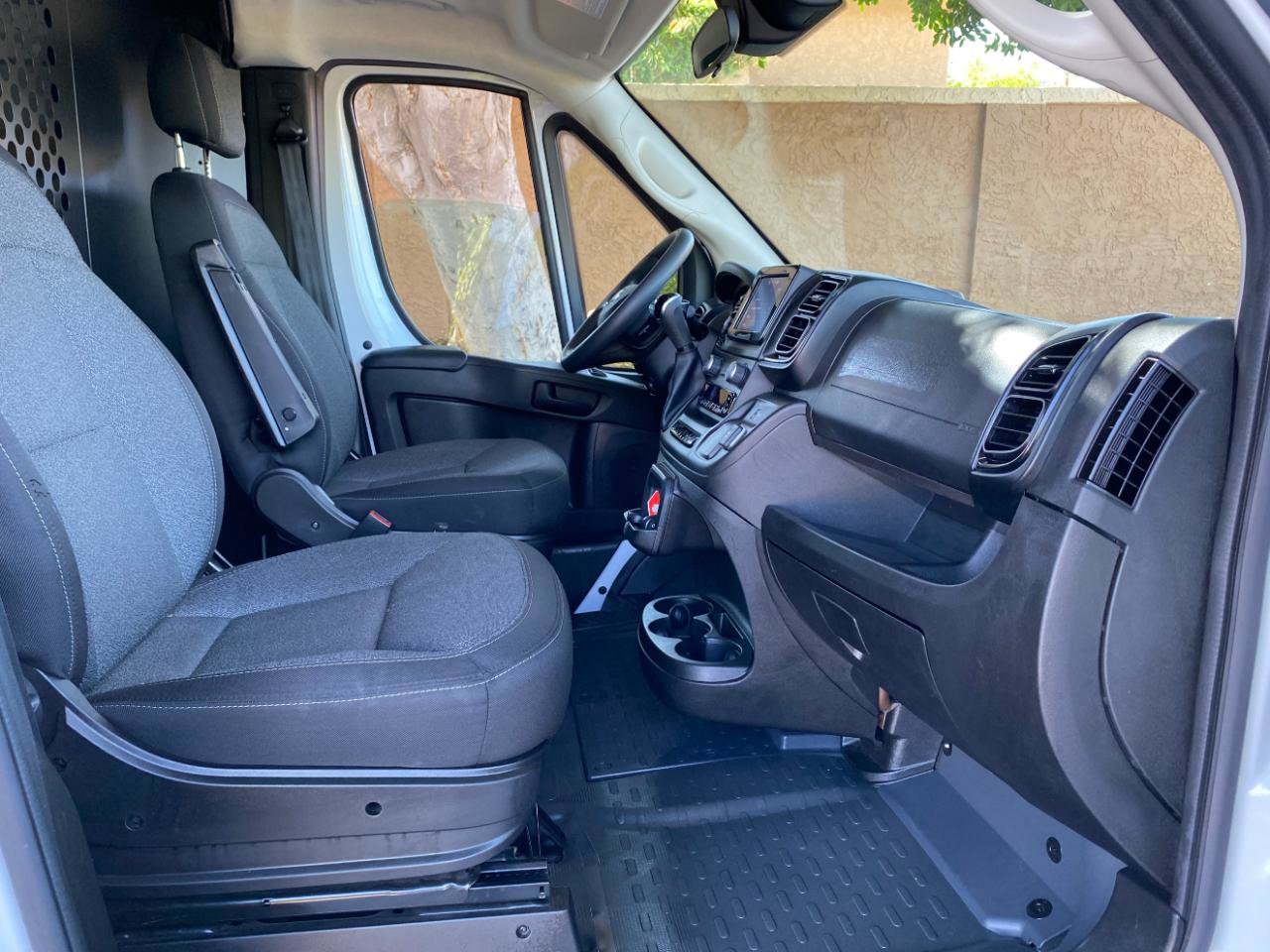 Used 2025 RAM ProMaster 2500 w/ U-Haul Equipment Group FWD image 39