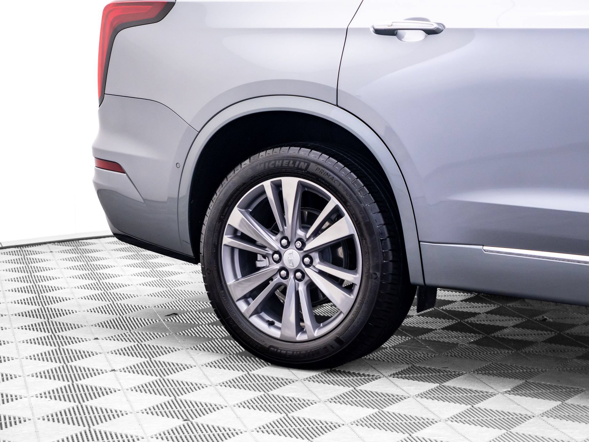 Certified 2025 Cadillac XT6 Premium Luxury w/ Platinum Package AWD/4WD image 38