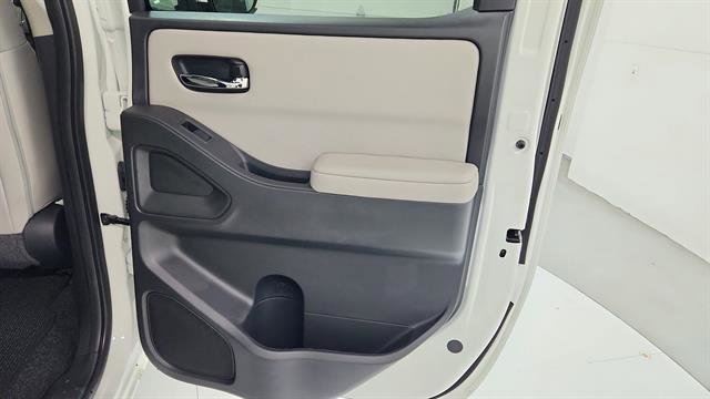 Certified 2025 Nissan Frontier SV RWD image 29