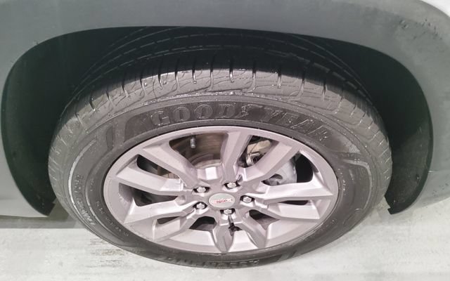 Used 2024 GMC Terrain SLT AWD/4WD image 30