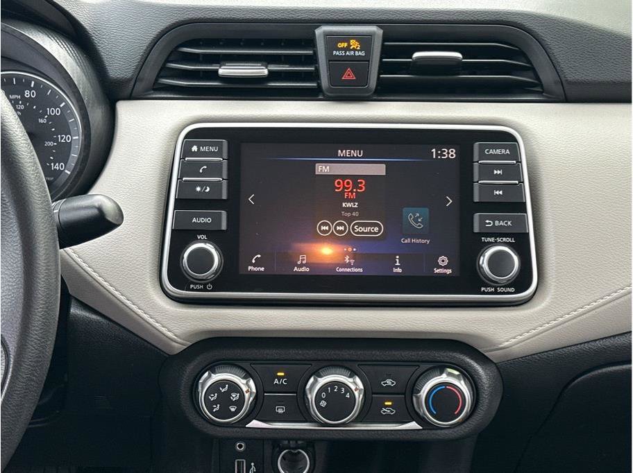 Used 2021 Nissan Versa SV image 17