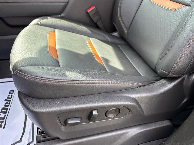 Used 2025 GMC Sierra 1500 AT4 w/ AT4 Premium Package image 19