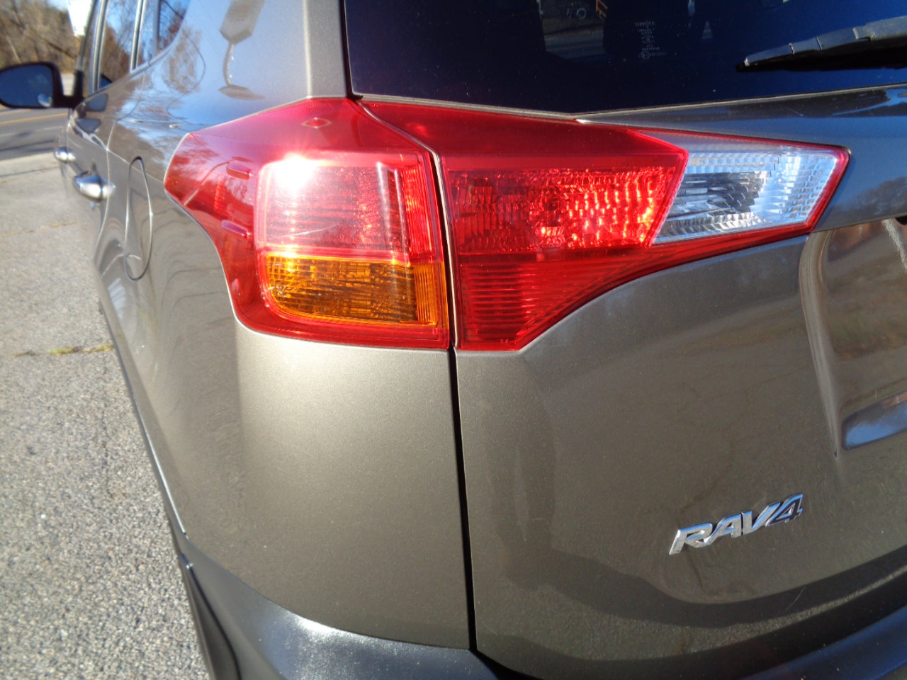 Used 2013 Toyota RAV4 XLE image 12