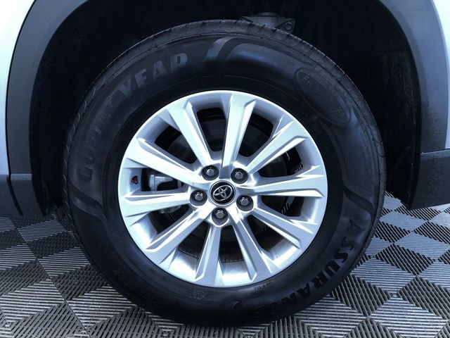 Used 2025 Toyota Grand Highlander AWD image 17