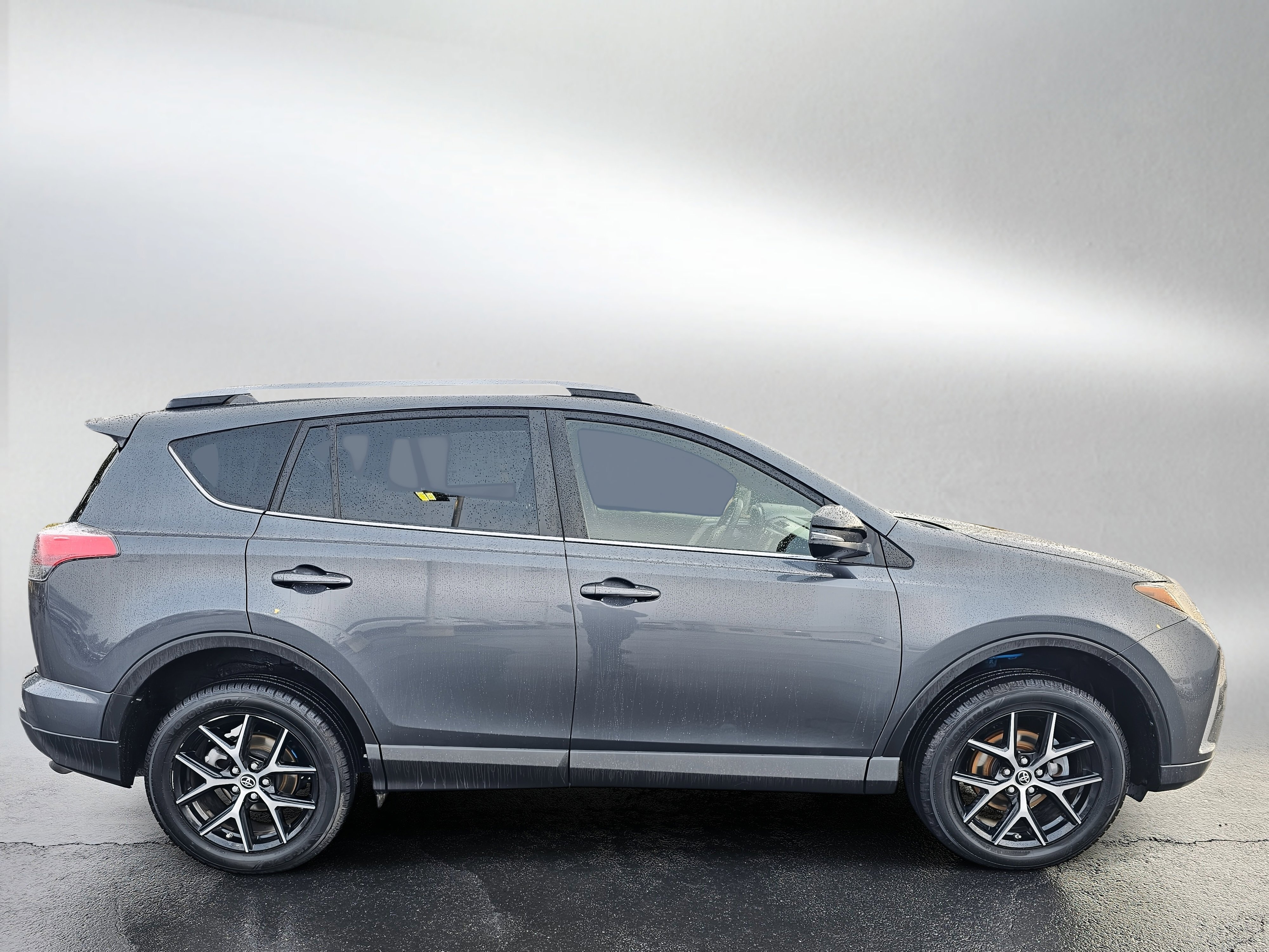 Used 2017 Toyota RAV4 SE w/ Power Extra Value Package AWD/4WD image 6