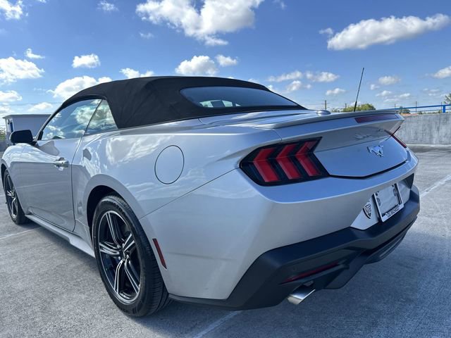 Used 2025 Ford Mustang Premium RWD image 18