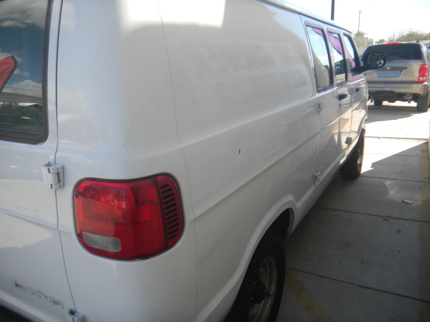 Used 2000 Dodge B1500 RWD image 10