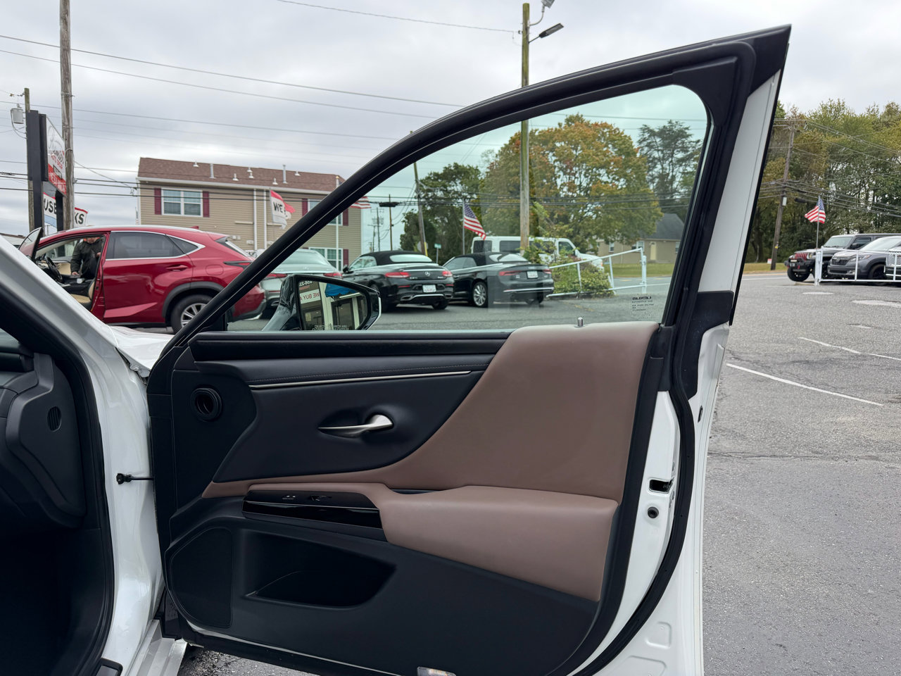 Used 2022 Lexus ES 350 w/ Premium Package image 22