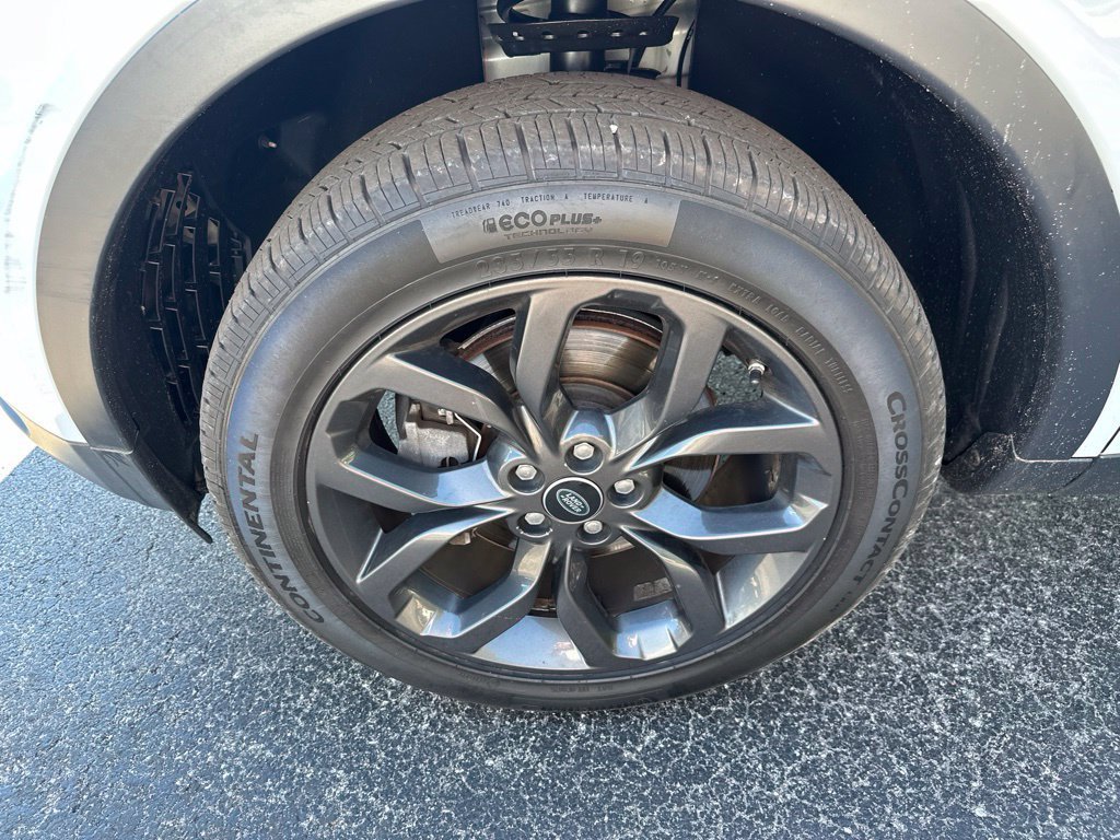 Used 2019 Land Rover Discovery Sport HSE AWD/4WD image 9