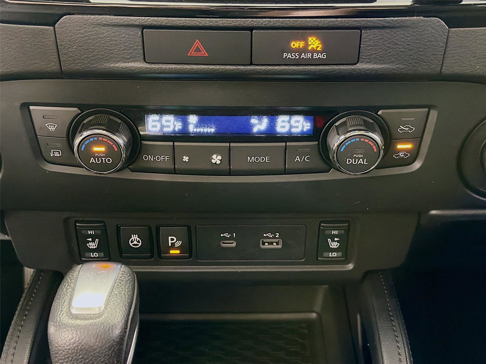 Used 2022 Nissan Frontier PRO-4X w/ Pro-4X Premium Package image 18