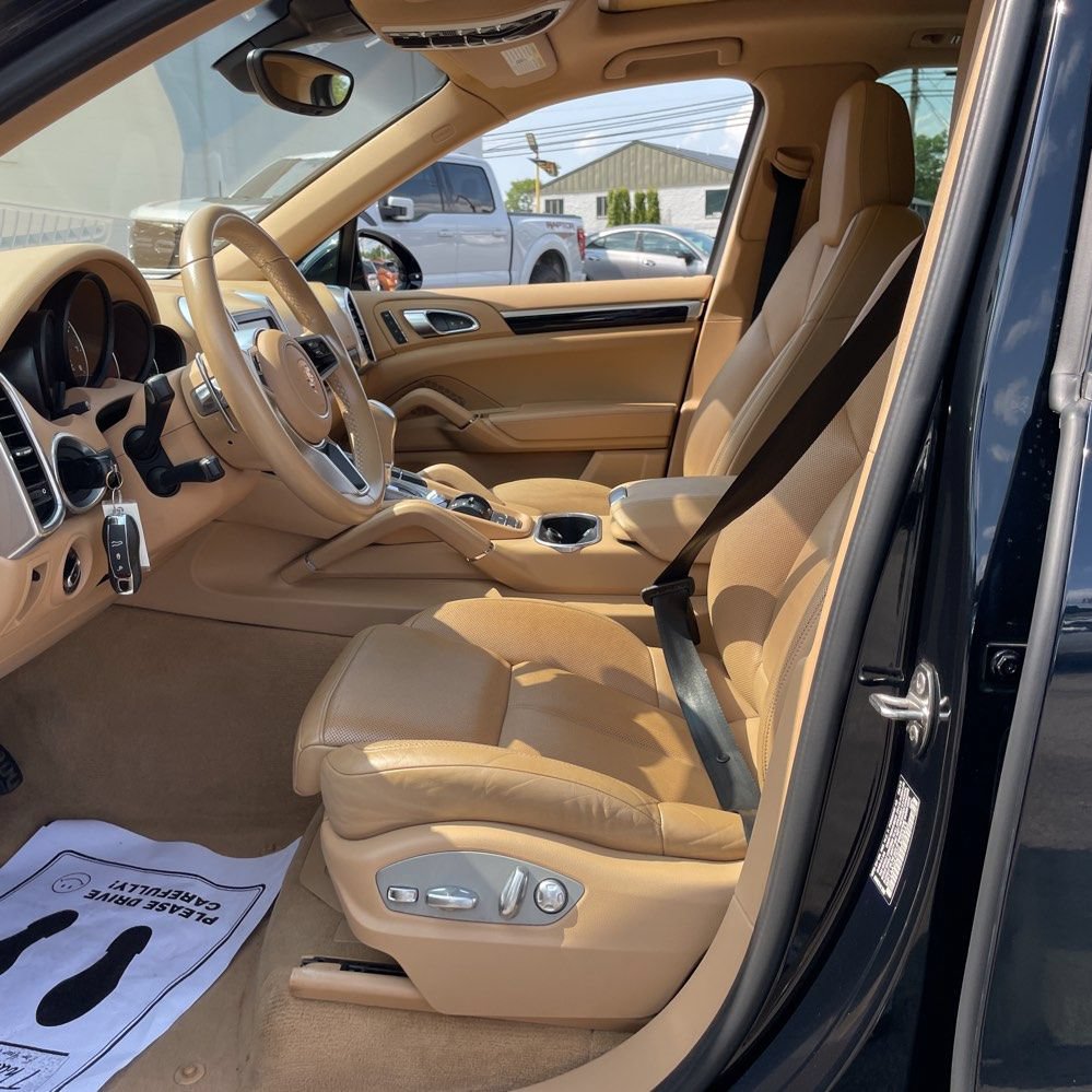 Used 2016 Porsche Cayenne AWD/4WD image 12