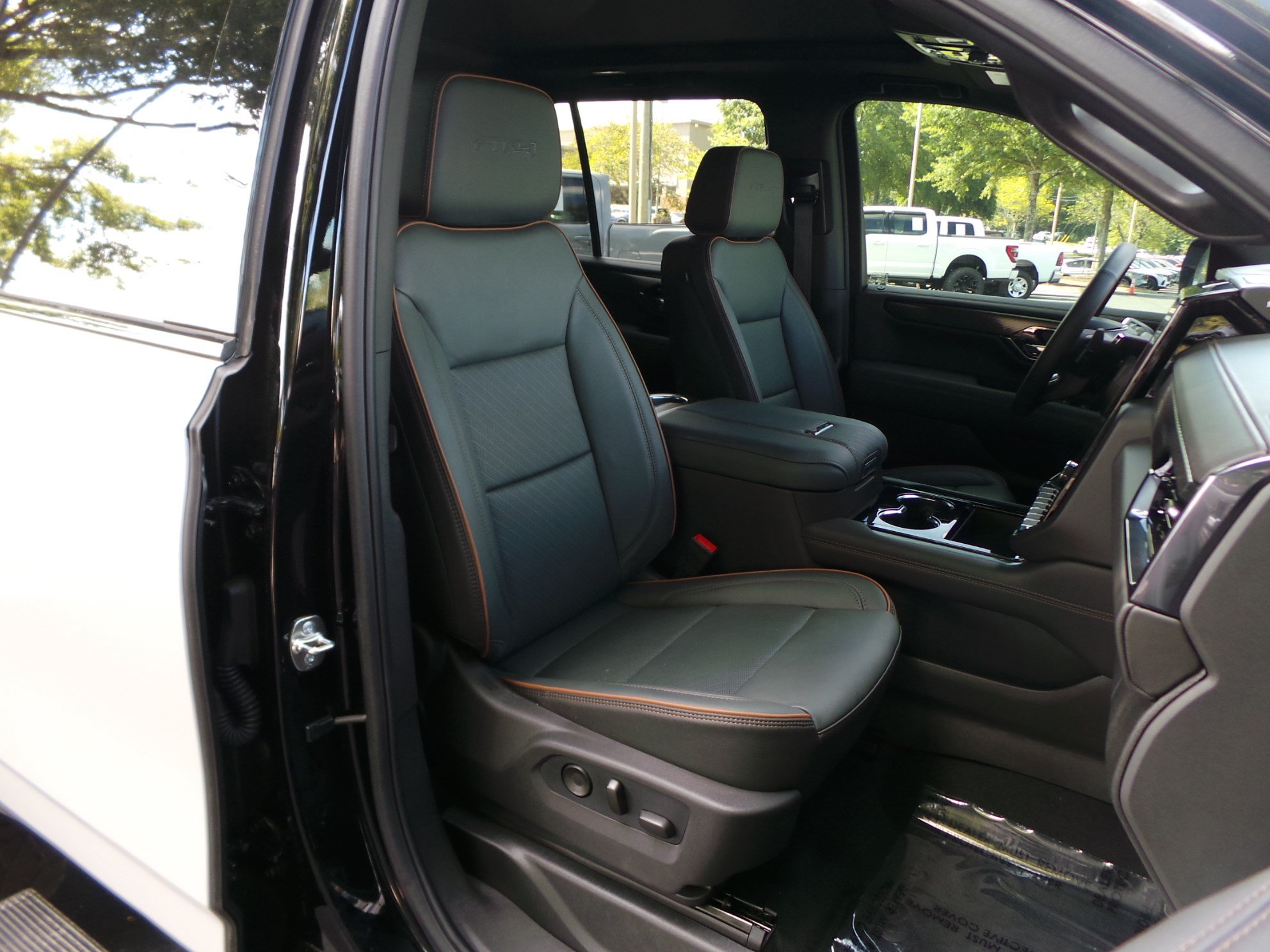Used 2026 GMC Yukon AT4 AWD/4WD image 22