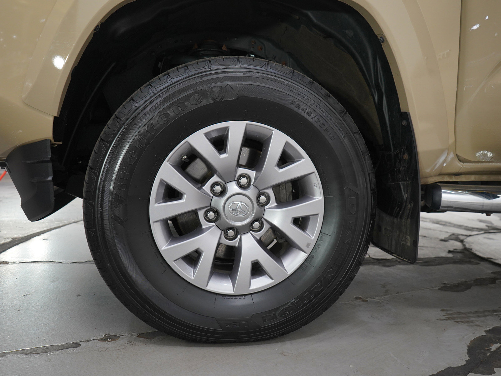 Used 2018 Toyota Tacoma SR5 AWD/4WD image 30