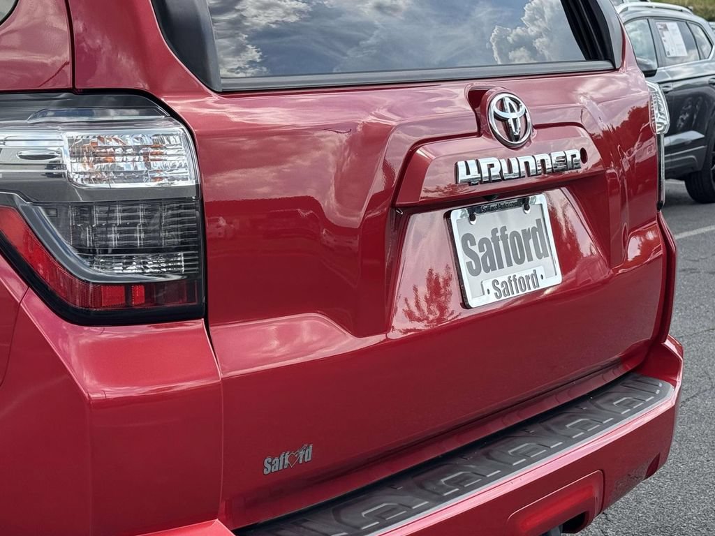Used 2019 Toyota 4Runner SR5 AWD/4WD image 10